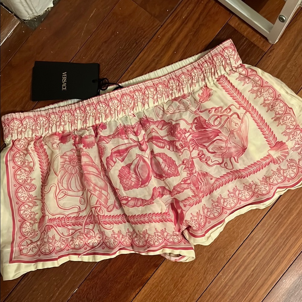 Versace Silk Pink Shorts - Picture 4 of 5